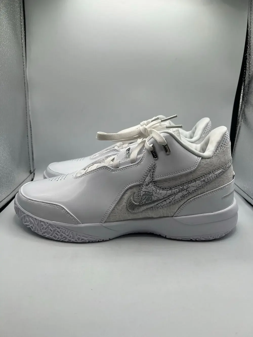 Nike Zoom LeBron NXXT Gen AMPD “White Metallic Silver” size 10 men’s